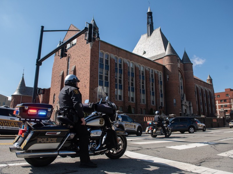 Police shut down Fifth Avenue for hours outside of Central Catholic High School after false alarms of active shooter events there and at nearby Oakland Catholic High School on Wednesday, March 29, 2023, in Oakland. (Photo by Stephanie Strasburg/PublicSource)